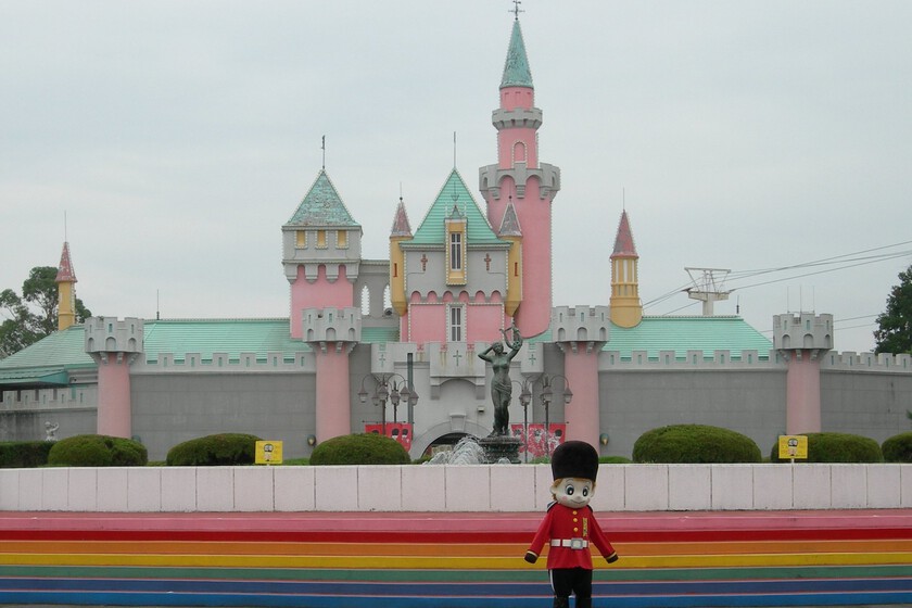 El decadente falso Disneyland japonés que enfureció a Walt y desafió a la compañía durante más de 50 años