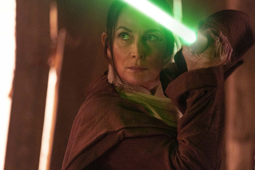 Carrie-Anne Moss se comió la pantalla en el estreno de 'The Acolyte' como la maestra Indara. Así explicó la técnica "Fuerza-Fu" de Star Wars