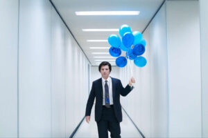 Es un día más en las distópicas oficinas de Lumon y 'Separación' desvela las primeras imágenes de la temporada 2 de la soberbia serie de Apple TV+