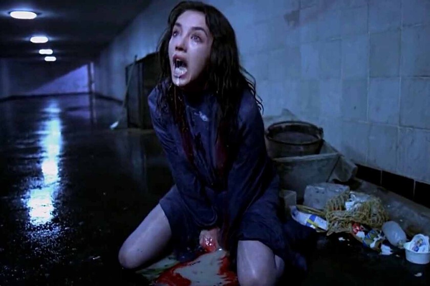 Robert Pattinson y el director de 'Smile' trabajan en un remake de un clásico de terror de culto que se ha viralizado gracias a Isabelle Adjani