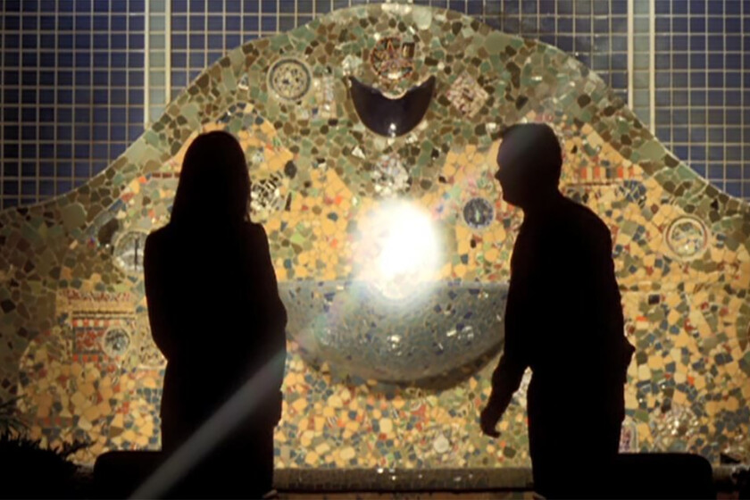 20 años de una entrañable película de Tom Hanks y Steven Spielberg. Basada en hechos reales y mostrando una odisea imposible que puedes ver en streaming