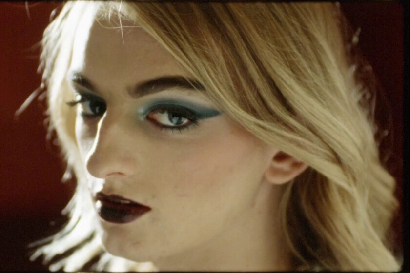 'Mamántula' (2023) crítica: La desconcertante película sobre una araña alienígena devoradora de semen