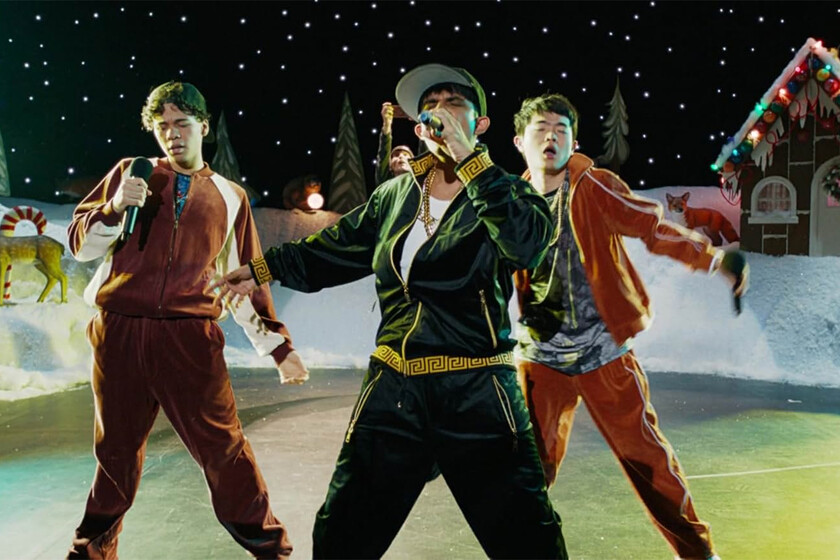 Uno de los éxitos de taquilla del año acaba de estrenarse en streaming. La actualización de un clásico adolescente con un arma secreta de doble filo