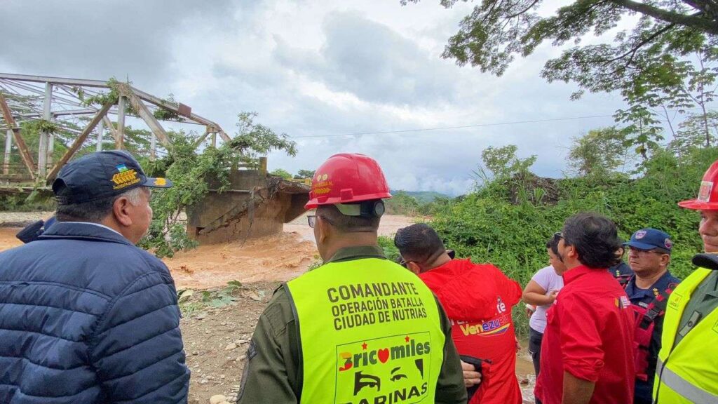 Activan equipos para atender emergencia en la vía Barinas - Táchira