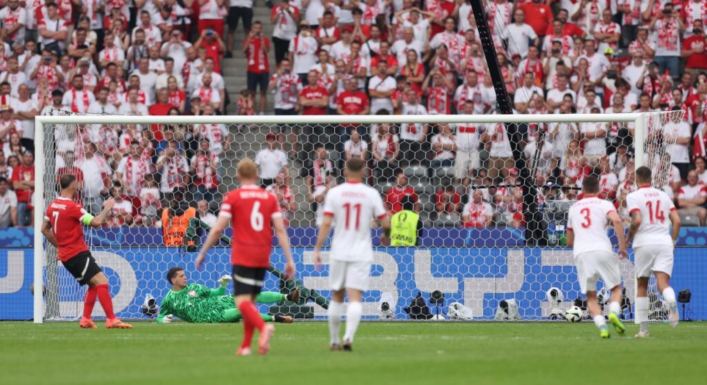 Austria desplegó buen fútbol y derrotó a Polonia 3-1