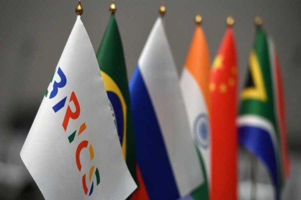 Maduro ordena crear una comisión empresarial para que establezca acuerdos con los BRICS