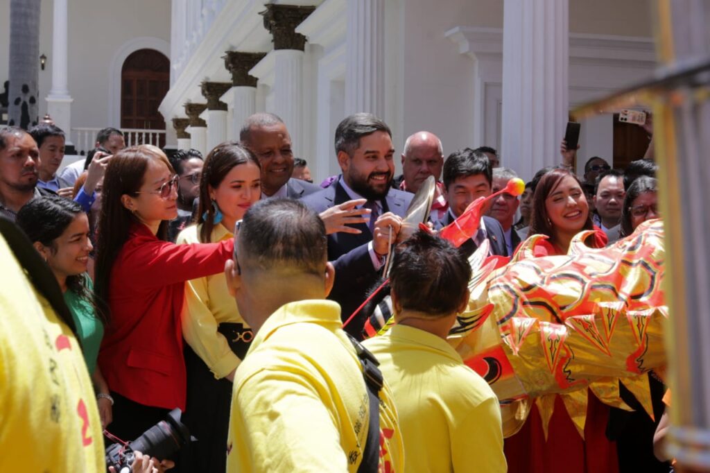 China y Venezuela celebran 50 años de relaciones diplomáticas