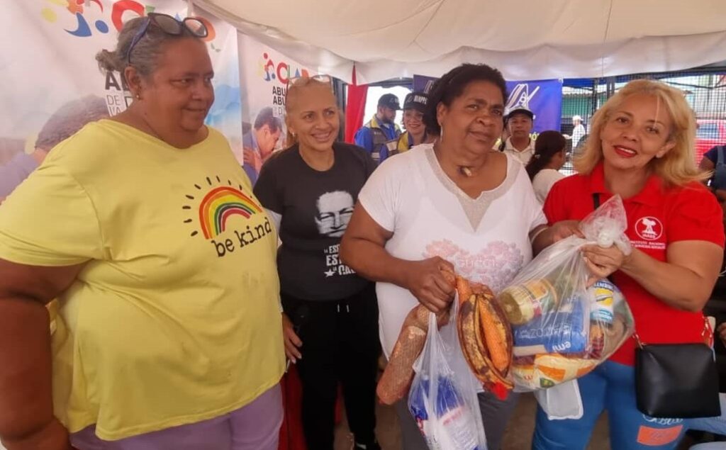 Arrancó la entrega de la bolsa Clap especial para adultos mayores