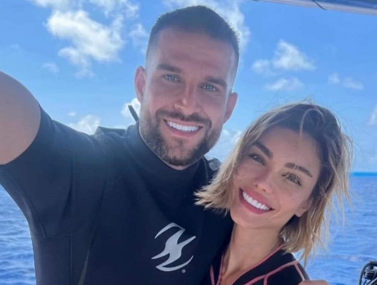 Clovis Nienow se luce con la propuesta de noviazgo que le hizo a Aleska Génesis