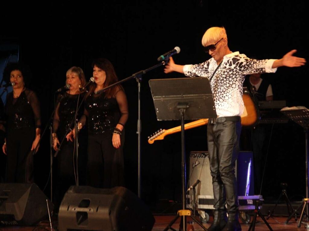 Colina conmovióen el Teatro Nacional