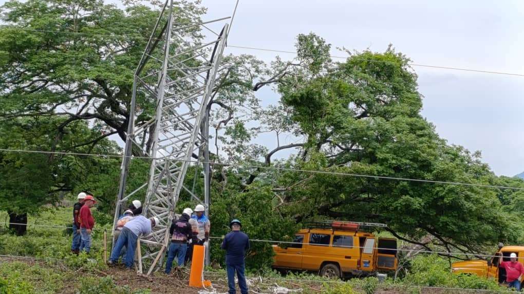 Corpoelec restablece servicio tras hechos de sabotaje en Zulia