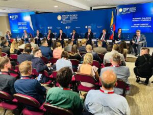 Delegación venezolana participa en Foro Económico de San Petersburgo