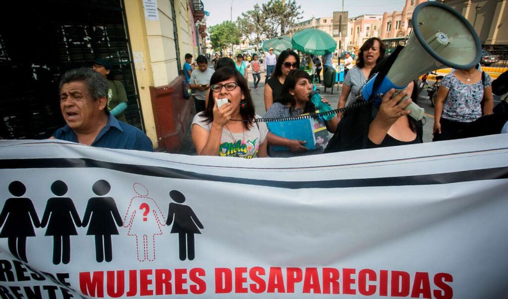 Denuncian que en Perú desaparecen 18 mujeres al día