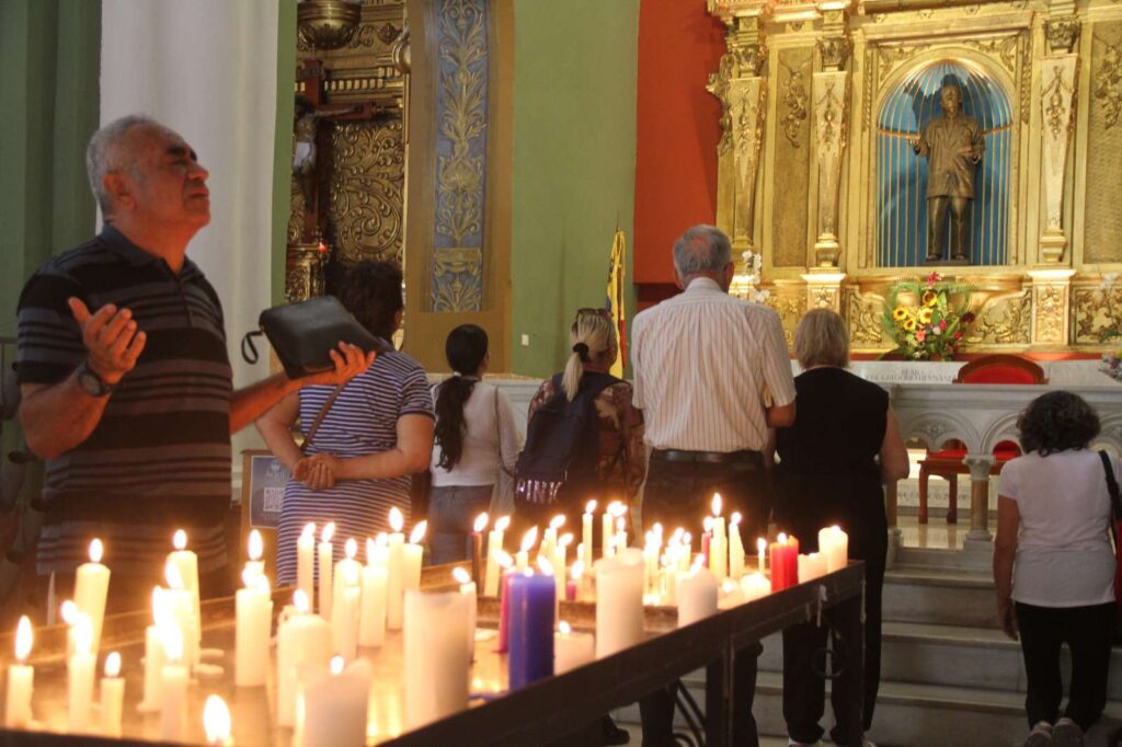 Devotos de José Gregorio Hernández celebran santidad