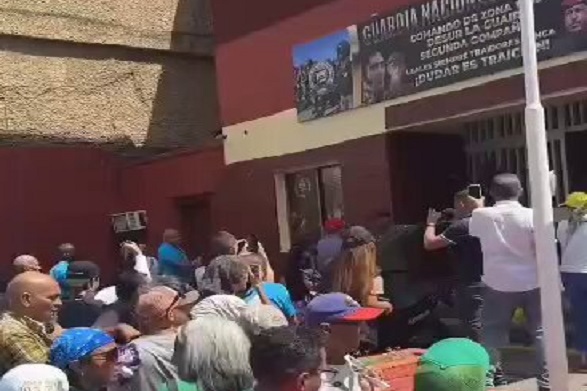 Padrino López respondió a la visita de Edmundo González a puesto de la GNB en la Guaira