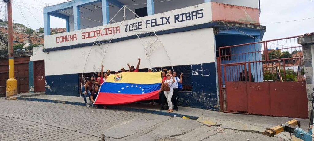 En Antímano repararon escaleras y caminerías