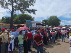 En Bolívar la esperanza llenó los centros electorales
