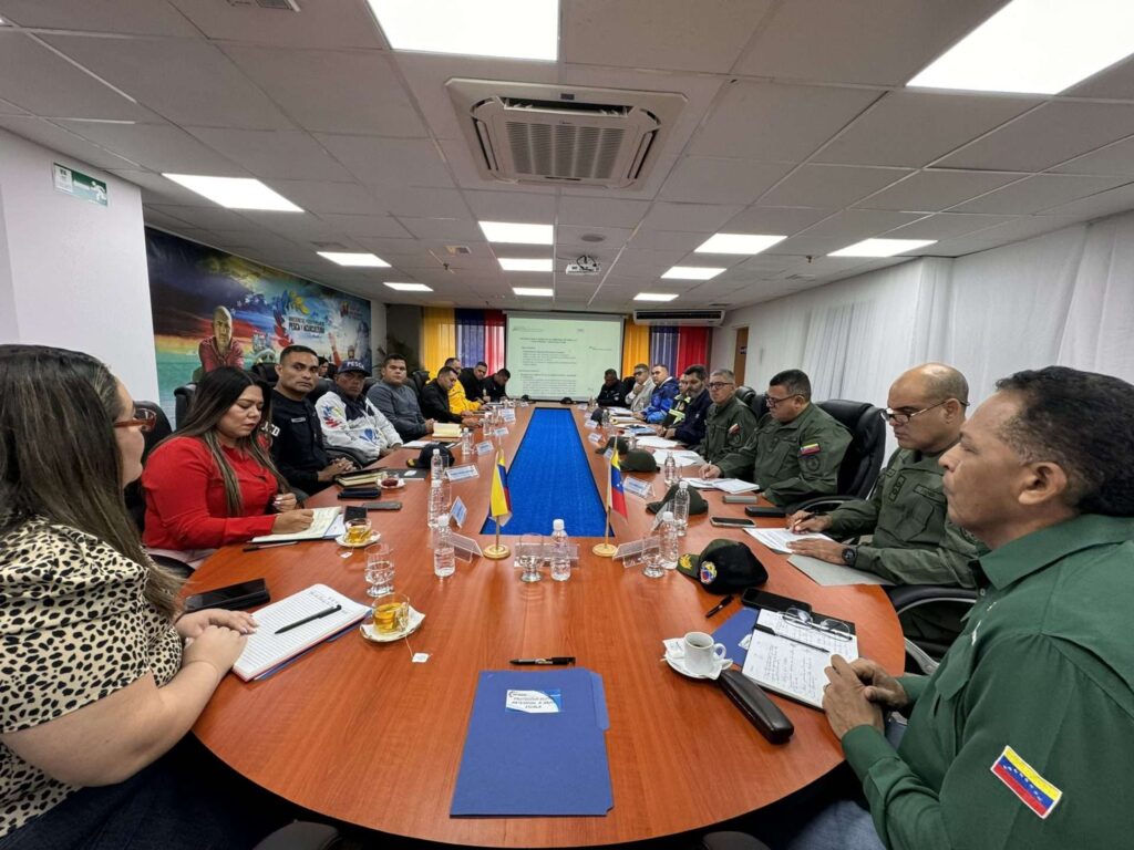 Fijan líneas para dotar de diésel a pescadores