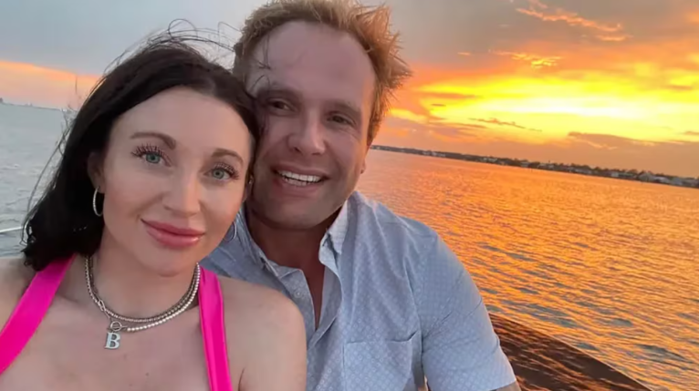 Arrestan a renombrado cirujano plástico de Florida tras fallecer su esposa en su quirófano