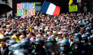 Francia obligada a un reacomodo de la izquierda ante el auge ultraderechista