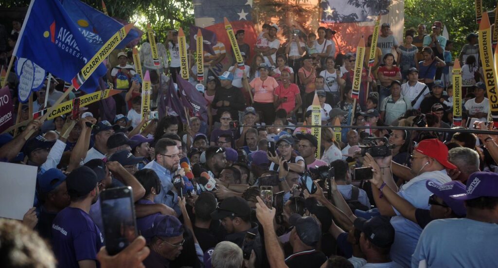 Te espero gallo correlón en la arena para el debate presidencial