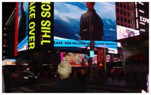 Desde el Time Square, Noreh anuncia su nuevo sencillo “Aguas profundas”