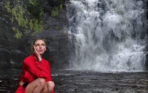 ¡De las pasarelas al Salto Ángel! Reconocida modelo de “Victoria’s Secret” comparte fotos disfrutando en Venezuela