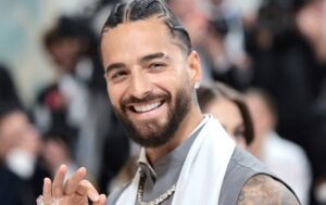 Cajero de tienda en Monterrey confunde a Maluma ¡con Maluma!
