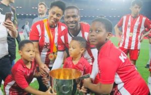 ¡Qué desilusión! Futbolista realiza prueba de ADN a sus tres hijos y descubre que ninguno es suyo