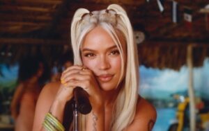 Usuarios descubren el perfume “secreto” que usa Karol G