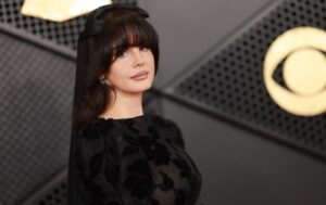 Lana del Rey envía conmovedor mensaje a sus seguidores en Venezuela