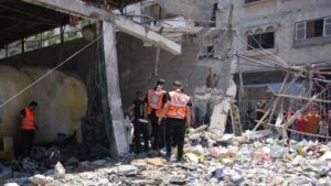 Israel mata 25 gazatíes en ataque contra campamentos de desplazados
