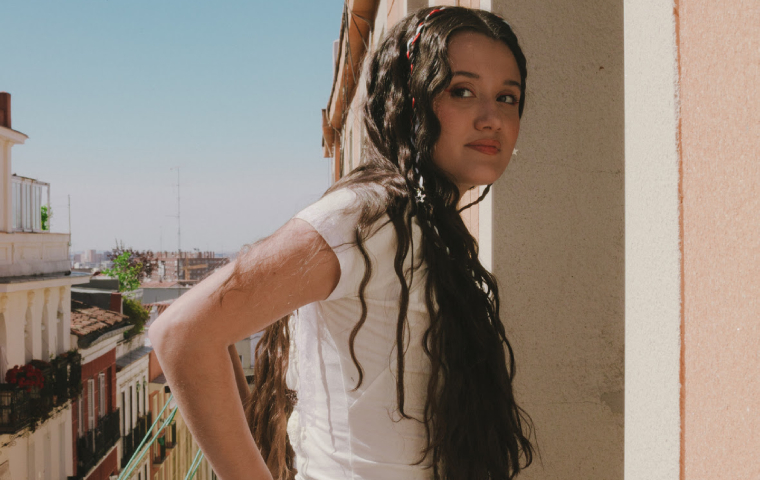 Joaquina presenta su nueva canción "Pesimista"