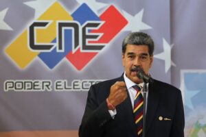 Con la ausencia de Edmundo González y Enrique Márquez, los candidatos firmaron el acuerdo del CNE