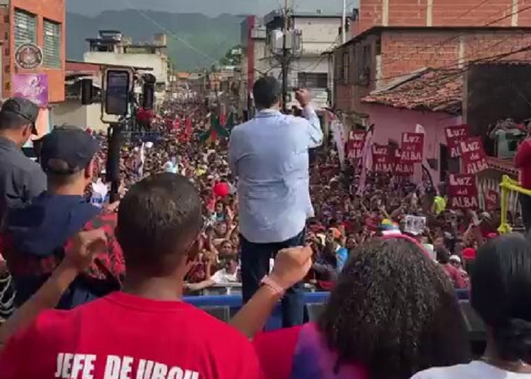 O se pone las pilas o lo sacamos