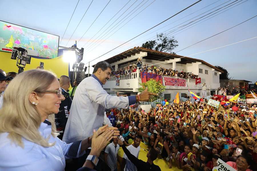 Maduro pidió al pueblo de Margarita bloquear la violencia con votos