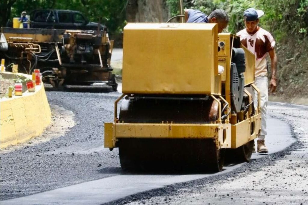 Más de 7 mil toneladas de asfalto colocan en Ocumare de la costa