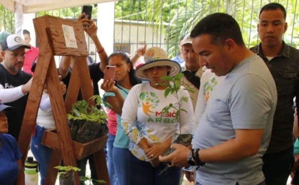Minec inicia el programa “Adopta una Planta”
