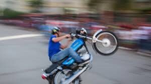 Tres jovenes terminaron en la emergencia del Hospital de Monagas tras practicar Motopiruetas