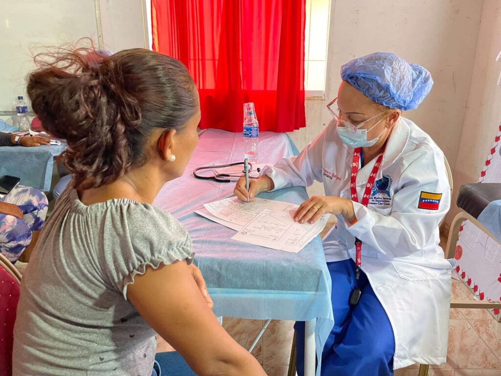 Neoespartanos atendidos con jornadas de salud del 1x10