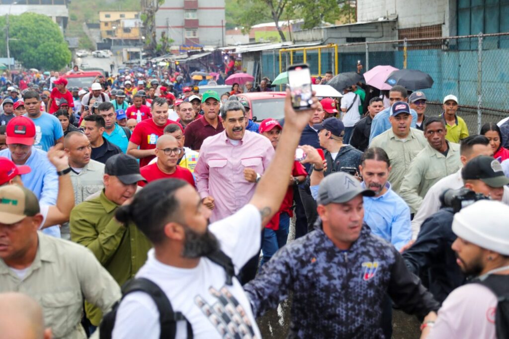 Nicolás Maduro asegura que la oposición privatizará sectores productivos si llega al poder