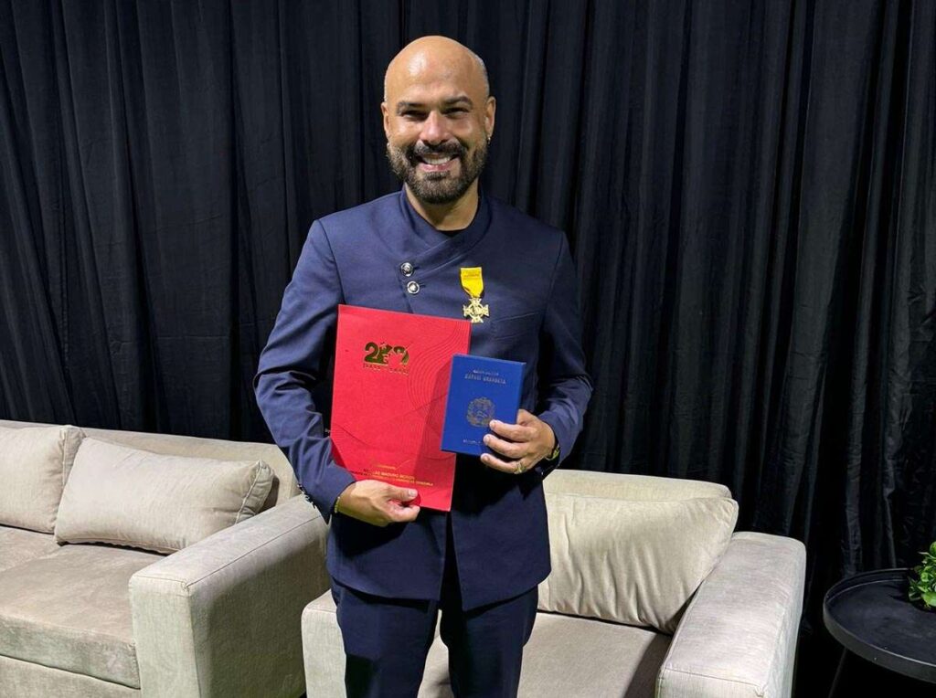 Omar Enrique fue reconocido por sus 30 años de carrera