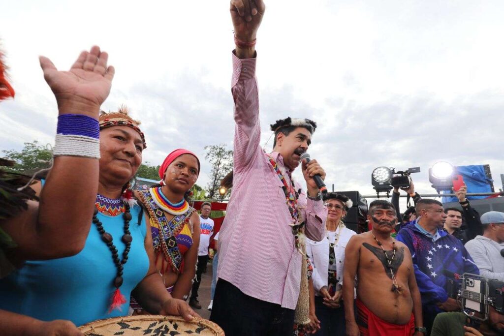 Peregrinación de Maduro le reencuentra con el pueblo de Amazonas