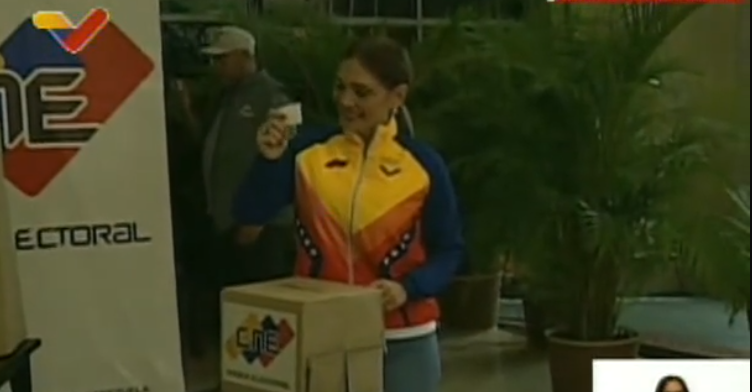 Presidenta del TSJ participó en el simulacro electoral