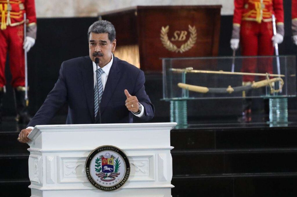 Presidente Maduro ordena editar libro sobre la vida de Cristóbal Mendoza