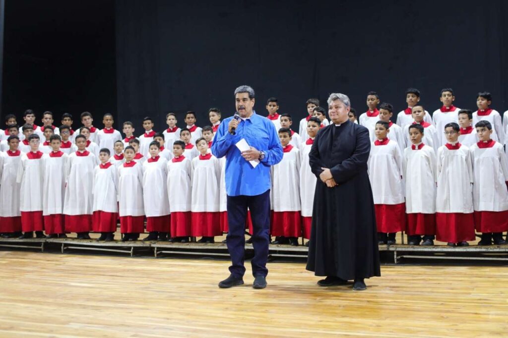 Presidente entregó primera etapa de rehabilitación del Teatro Niños Cantores del Zulia