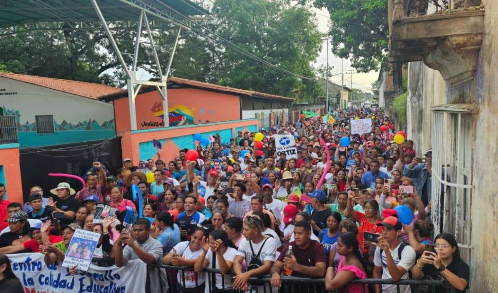 Pueblo de Ortiz en Guárico marchó en apoyo a Nicolás Maduro