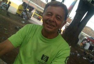 Falleció cuidador de vehículos venezolano herido en un atentado en Colombia