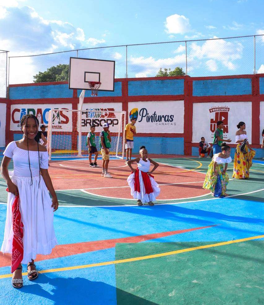 Recuperación de polideportivo beneficia a más de 400 niños de Santa Rosalía