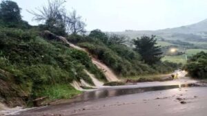 Reportan ocho fallecidos tras lluvias persistentes en Puyo, Ecuador